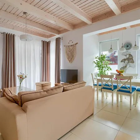 Vila Aqua Dom Caloroczny Do 10 Osob Pobierowo